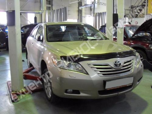Замена шпильки переднего колеса на автомобиле Toyota Camry